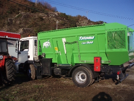 Mélangeuse distributrice sur camion CMB-1500 