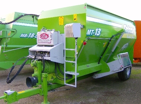 Mixer Wagon MT13